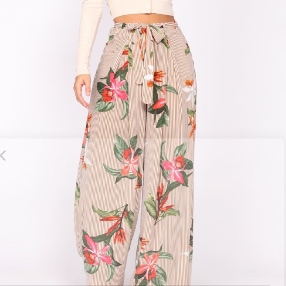Fashion Nova 🌸 Floral Woven Pants